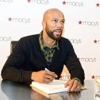 Common signs copies of his new book 'One Day It'll All Make Sense' | Picture 83108
